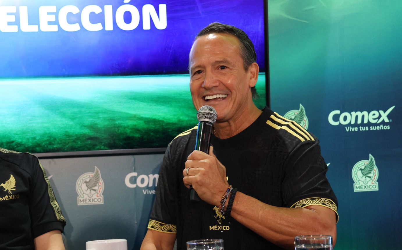 Comex y el Tri reúnen generaciones: así fue el emotivo mensaje del "Matador" Hernández